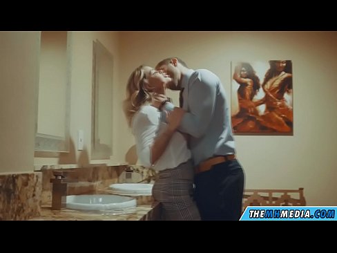❤️ როცა მკერდი ქერა აცდუნებს საჯარო საპირფარეშოში სექს ვიდეო ჩვენთან ❤
